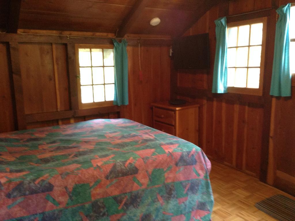 Addison'S Bungalows Brisco Room photo