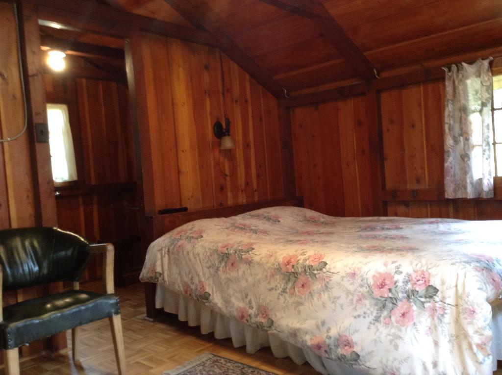 Addison'S Bungalows Brisco Room photo