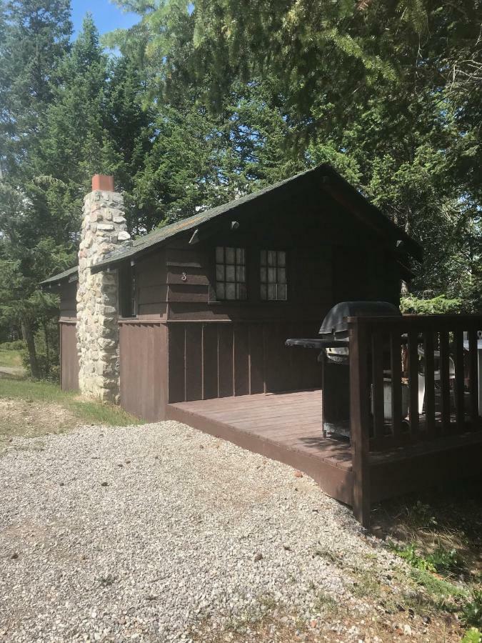 Addison'S Bungalows Brisco Exterior photo